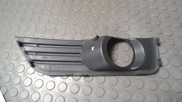 Foto: BLENDE NEBELSCHEINWERFER RECHTS eines Ford Focus 1.6 Ti-VCT Business