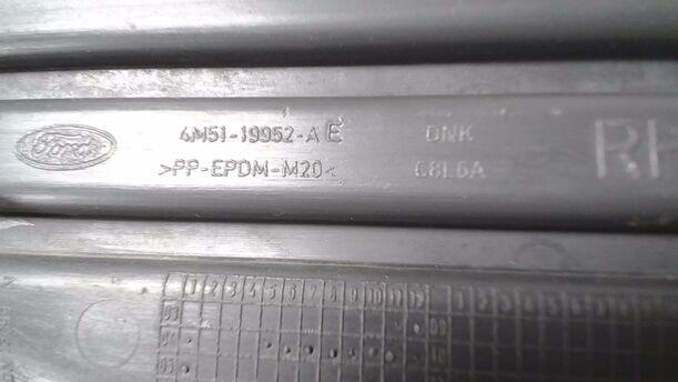 Foto: BLENDE NEBELSCHEINWERFER RECHTS eines Ford Focus 1.6 Ti-VCT Business