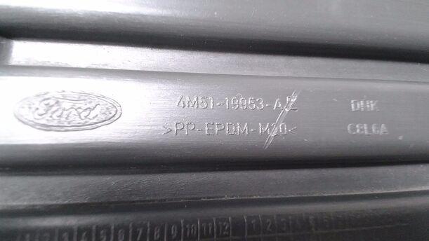 Foto: BLENDE NEBELSCHEINWERFER LINKS eines Ford Focus 1.6 Ti-VCT Business