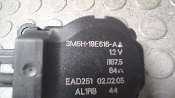 Foto: STELLMOTOR HEIZUNG eines Ford Focus 1.6 Ti-VCT Business