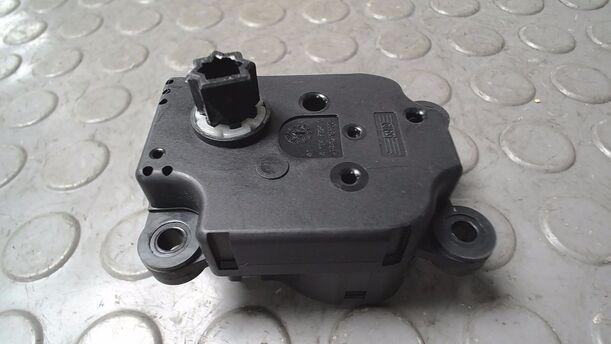 Foto: STELLMOTOR HEIZUNG eines Ford Focus 1.6 Ti-VCT Business