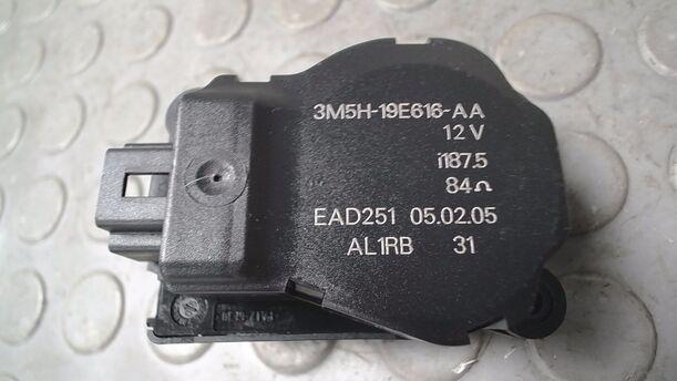 Foto: STELLMOTOR HEIZUNG eines Ford Focus 1.6 Ti-VCT Business