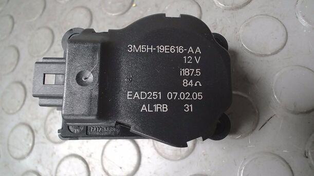 Foto: STELLMOTOR HEIZUNG eines Ford Focus 1.6 Ti-VCT Business