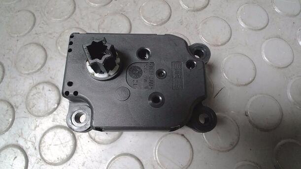 Foto: STELLMOTOR HEIZUNG eines Ford Focus 1.6 Ti-VCT Business