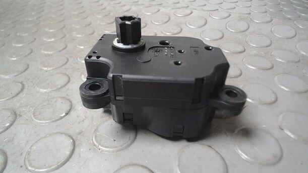 Foto: STELLMOTOR HEIZUNG eines Ford Focus 1.6 Ti-VCT Business