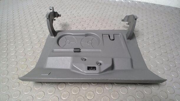 Foto: HANDSCHUHFACHKLAPPE eines Ford Focus 1.6 Ti-VCT Business