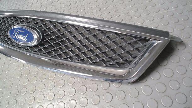 Foto: KÜHLERGRILL ( VOR FACELIFT / CHROM ) eines Ford Focus 1.6 Ti-VCT Business