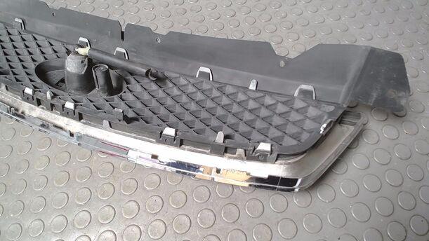 Foto: KÜHLERGRILL ( VOR FACELIFT / CHROM ) eines Ford Focus 1.6 Ti-VCT Business
