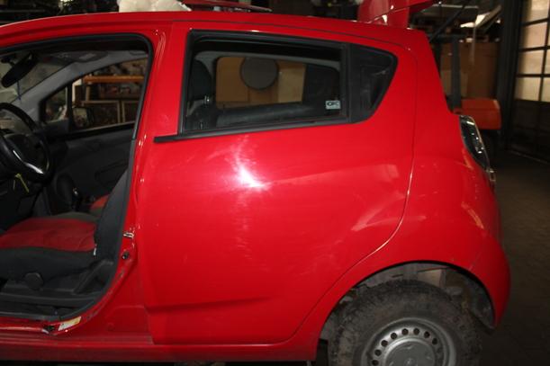 Foto: TÜR HINTEN LINKS eines Chevrolet Spark 1.0 Business