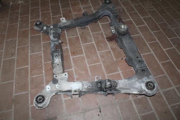 Foto: VORDERACHSTRÄGER / ACHSE VORN eines Volvo 850 2.5-20V Business