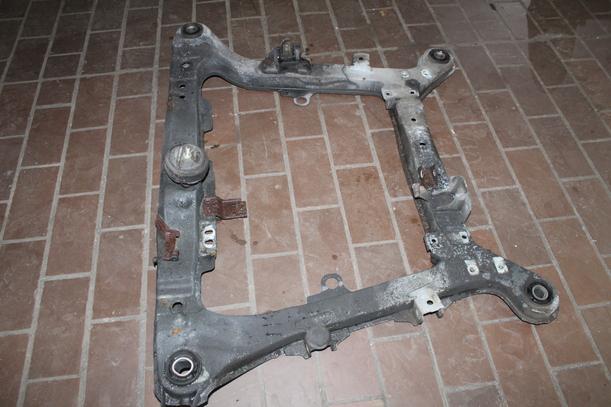 Foto: VORDERACHSTRÄGER / ACHSE VORN eines Volvo 850 2.5-20V Business