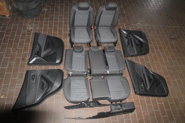 Foto: INNENAUSSTATTUNG eines Opel Mokka 1.4 Turbo ecoFLEX Start/Stop Business