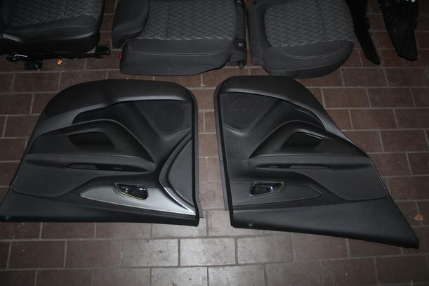 Foto: INNENAUSSTATTUNG eines Opel Mokka 1.4 Turbo ecoFLEX Start/Stop Business