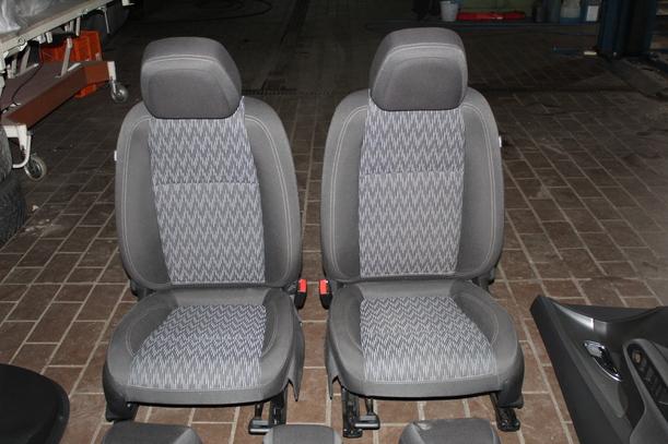 Foto: INNENAUSSTATTUNG eines Opel Mokka 1.4 Turbo ecoFLEX Start/Stop Business