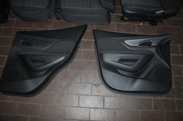Foto: INNENAUSSTATTUNG eines Opel Mokka 1.4 Turbo ecoFLEX Start/Stop Business