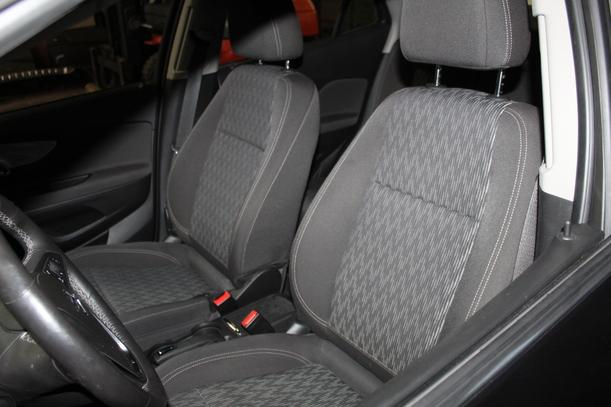 Foto: INNENAUSSTATTUNG eines Opel Mokka 1.4 Turbo ecoFLEX Start/Stop Business