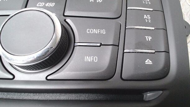 Foto: RADIOBEDIENTEIL CD450 eines Opel Mokka 1.4 Turbo ecoFLEX Start/Stop SX