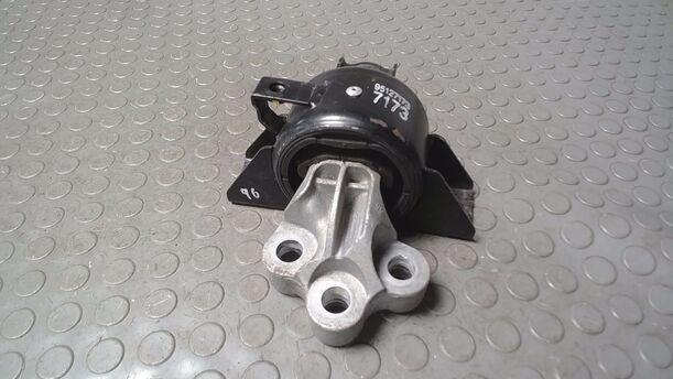 Foto: MOTORHALTERUNG LINKS ( GETRIEBESEITE ) eines Opel Mokka 1.4 Turbo ecoFLEX Start/Stop SX