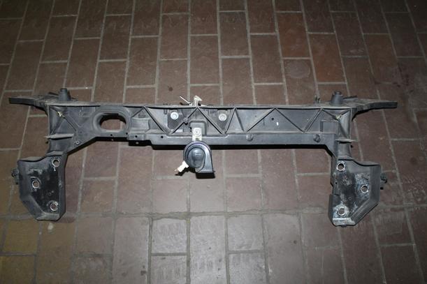 Foto: FRONTBLECH/ SCHLOSSTRÄGER eines Renault Clio 1.5 dCi SX