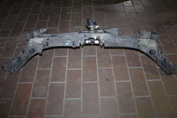 Foto: FRONTBLECH/ SCHLOSSTRÄGER eines Renault Clio 1.5 dCi SX