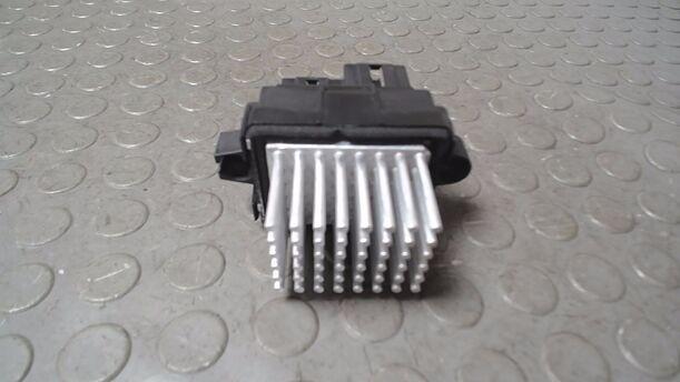 Foto: WIDERSTAND HEIZUNGSGEBLÄSE eines Opel Mokka 1.4 Turbo ecoFLEX Start/Stop SX