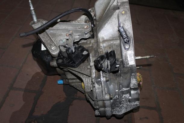 Foto: SCHALTGETRIEBE 5-GANG (UNGEPRÜFT) JR5124 eines Renault Clio 1.5 dCi SX