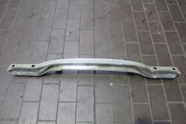 Foto: VERSTÄRKUNG HINTEN eines Opel Corsa 1.0 12V SX