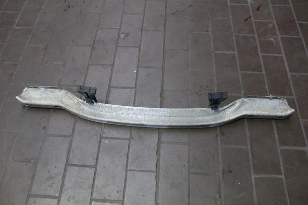 Foto: VERSTÄRKUNG HINTEN eines Opel Corsa 1.0 12V SX