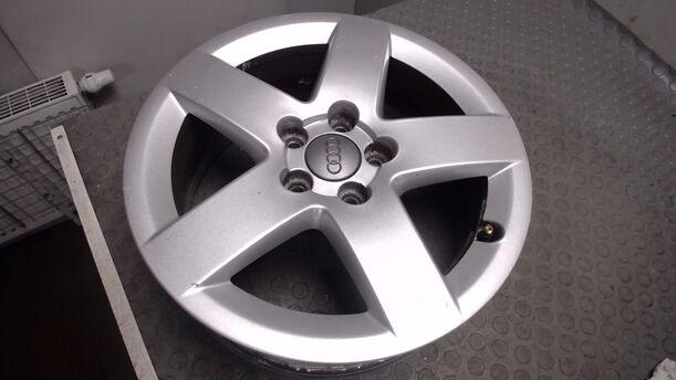 Foto: ALUFELGE 6X15 ET38 eines Audi A3 1.6 SX