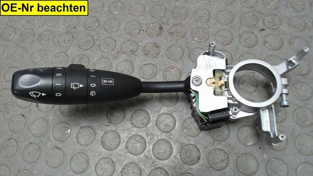 Foto: BLINKSCHALTER / KOMBISCHALTER eines Mercedes-Benz B 180 CDI SX