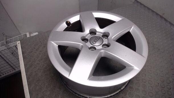 Foto: ALUFELGE 6X15 ET38 eines Audi A3 1.6 SX