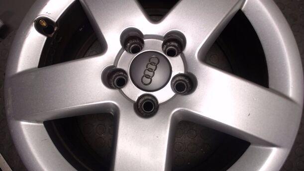 Foto: ALUFELGE 6X15 ET38 eines Audi A3 1.6 SX