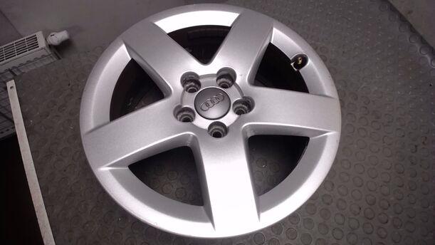 Foto: ALUFELGE 6X15 ET38 eines Audi A3 1.6 SX