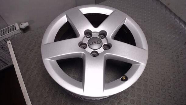 Foto: ALUFELGE 6X15 ET38 eines Audi A3 1.6 SX