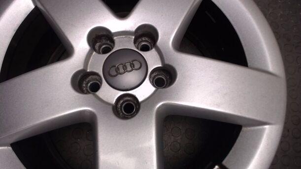 Foto: ALUFELGE 6X15 ET38 eines Audi A3 1.6 SX