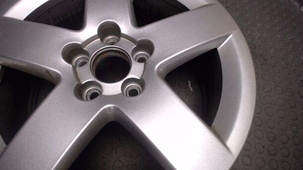 Foto: ALUFELGE 6X15 ET 38 eines Audi A3 1.6 SX