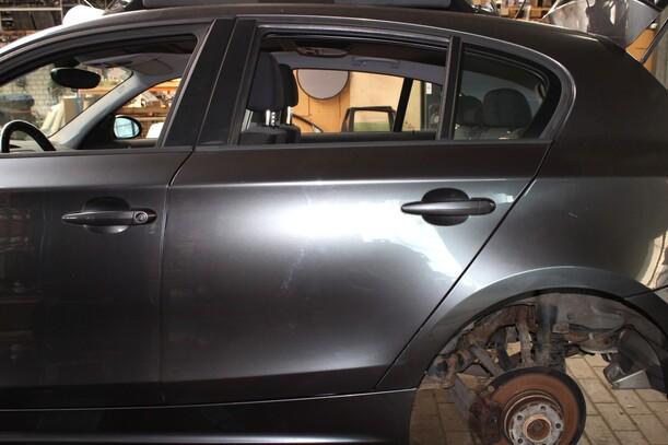 Foto: TÜR HINTEN LINKS eines BMW 116i SX
