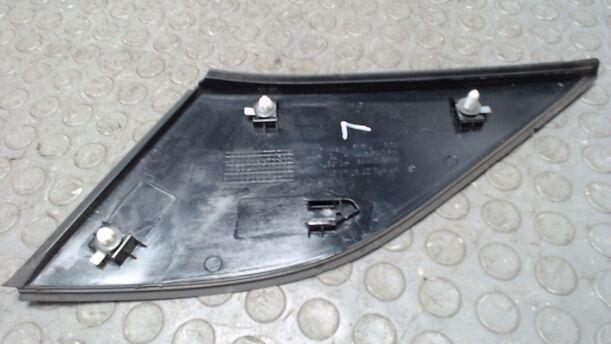 Foto: BLENDE SCHANIERSÄULE / A SÄULE LINKS eines Mercedes-Benz B 180 CDI SX
