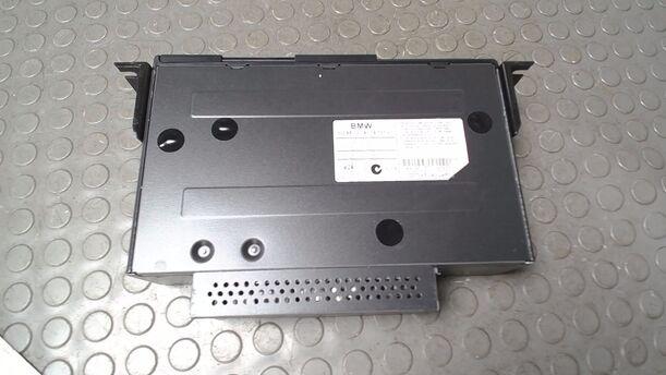 Foto: CD WECHSLER 6 FACH eines BMW 116i SX