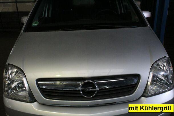 Foto: MOTORHAUBE eines Opel Meriva 1.6 16V SX