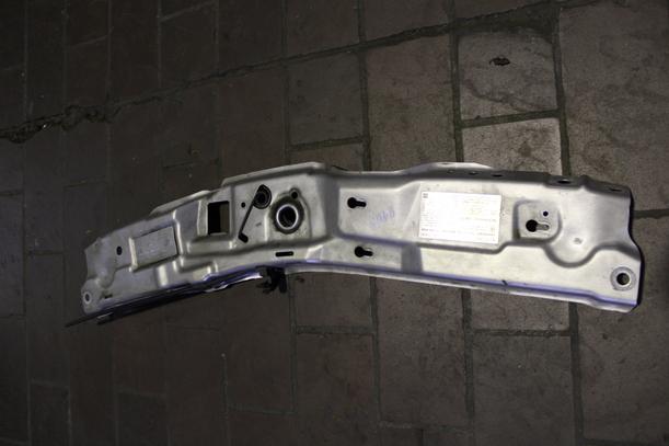 Foto: SCHLOSSTRÄGER OBEN / FRONTBLECH eines Opel Meriva 1.6 16V SX