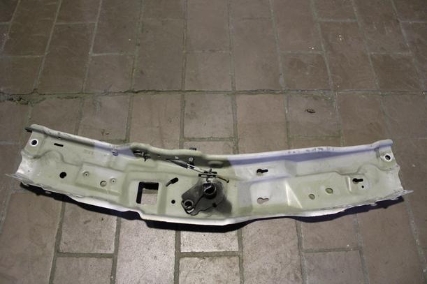 Foto: SCHLOSSTRÄGER OBEN / FRONTBLECH eines Opel Meriva 1.6 16V SX