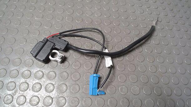 Foto: BATTERIEKABEL MINUS eines BMW 116i SX