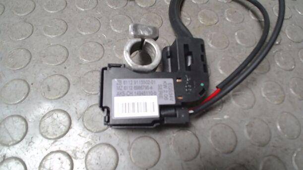 Foto: BATTERIEKABEL MINUS eines BMW 116i SX