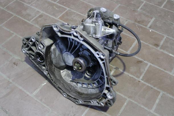Foto: SCHALTGETRIEBE F13 3,94 eines Opel Meriva 1.6 16V