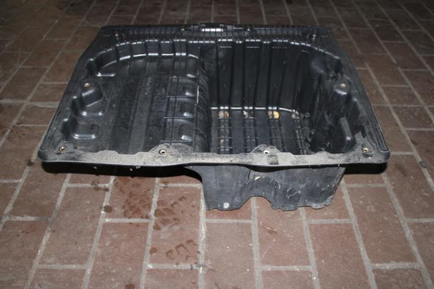 Foto: ABLAGEWANNE GEPÄCKRAUMBODEN eines BMW 320d DPF Touring SX