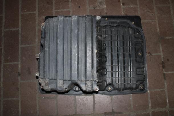Foto: ABLAGEWANNE GEPÄCKRAUMBODEN eines BMW 320d DPF Touring SX