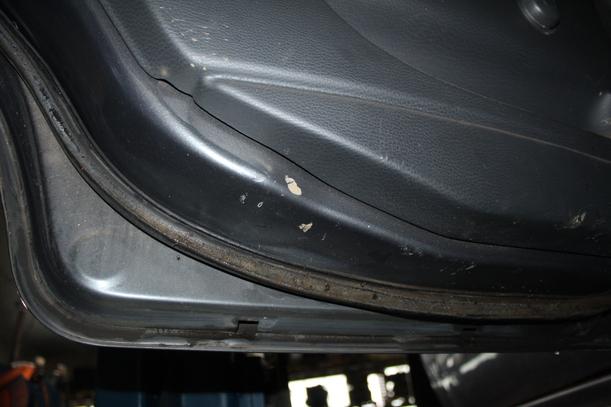 Foto: TÜR HINTEN LINKS eines Volvo V40 1.9 D SX