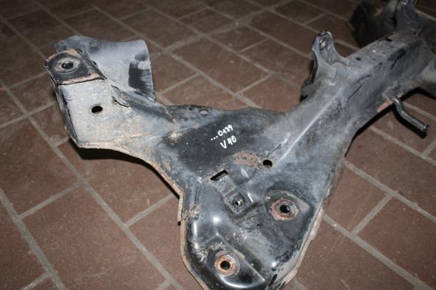 Foto: VORDERACHSTRÄGER / ACHSE VORN eines Volvo V40 1.9 D SX