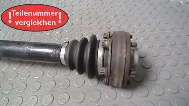 Foto: ANTRIEBSWELLE HINTEN LINKS ( SCHALTGETRIEBE ) eines BMW 116i SX